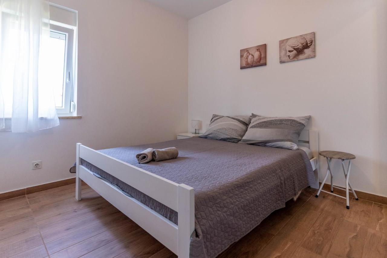 Briuni Riviera Apartment Пула Экстерьер фото