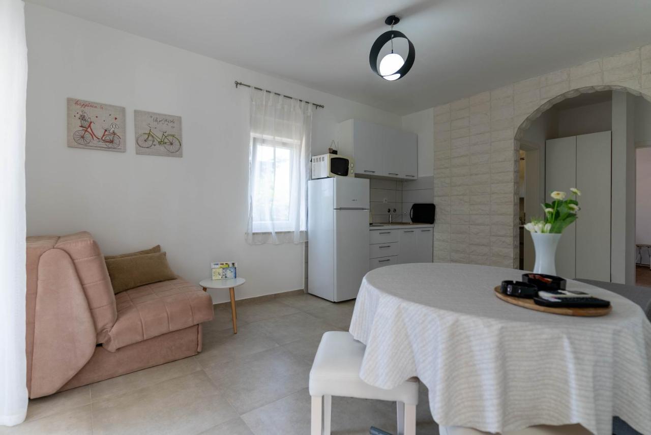 Briuni Riviera Apartment Пула Экстерьер фото