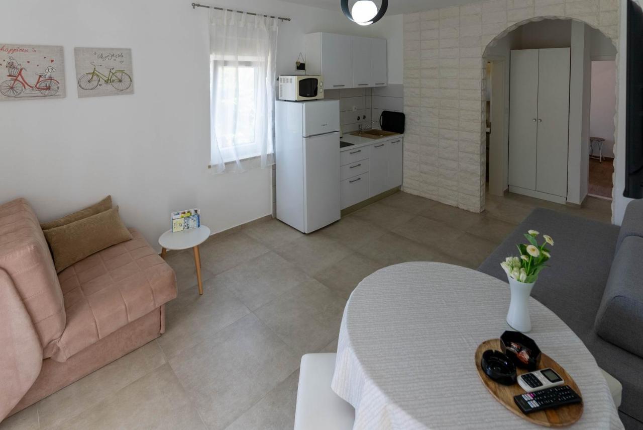 Briuni Riviera Apartment Пула Экстерьер фото
