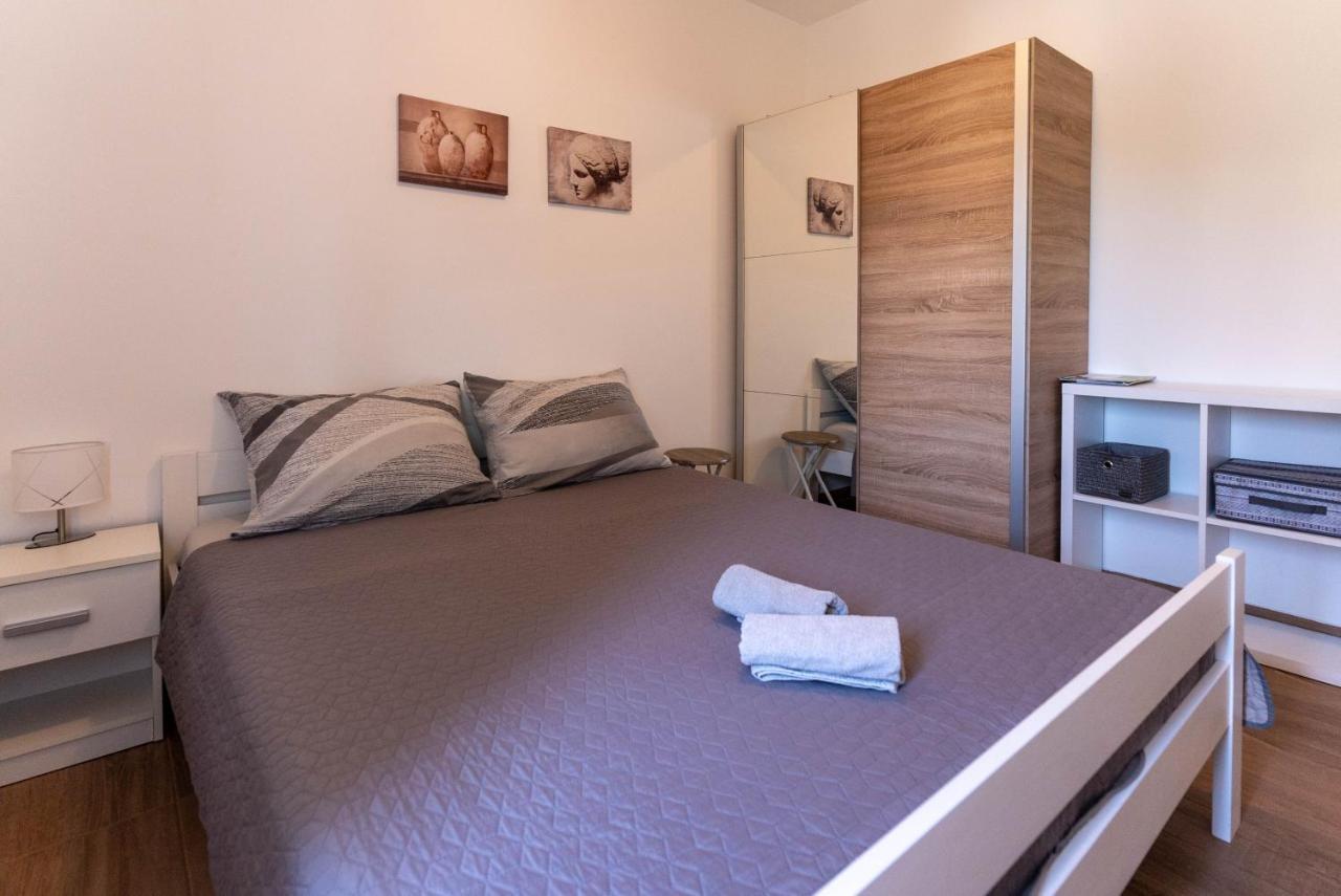Briuni Riviera Apartment Пула Экстерьер фото
